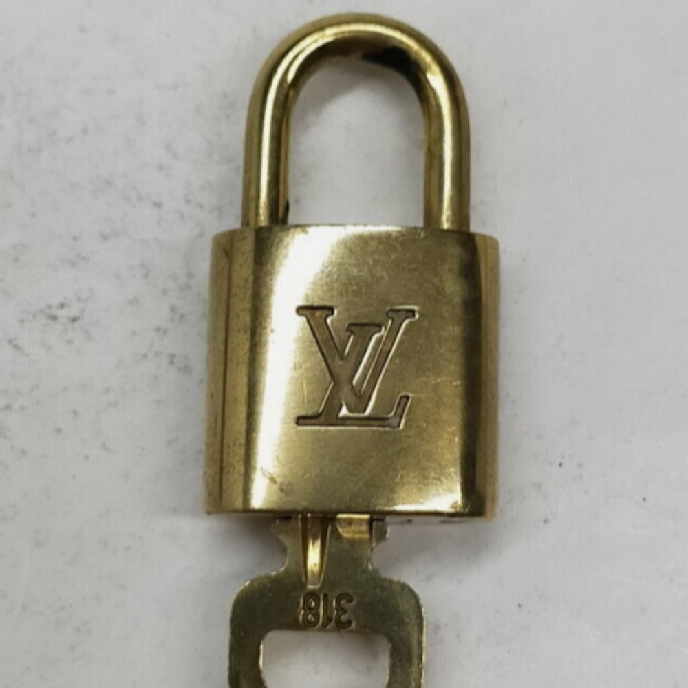 🔐 1 Louis Vuitton LV Padlock Lock + Key Set  Luggage Necklace #303